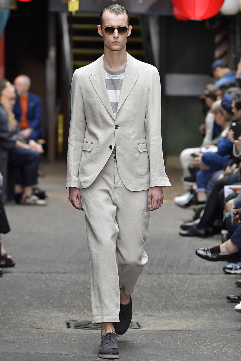 Fashion Week London Spring/Summer 2020 look 12 from the Oliver Spencer collection 男装
