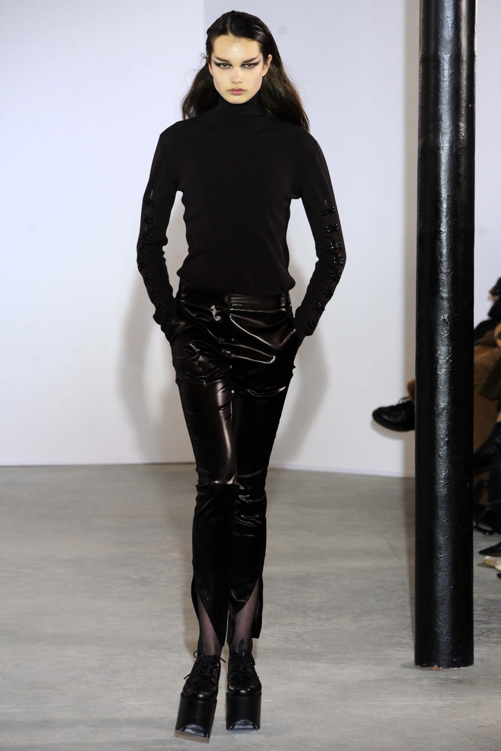 Fashion Week Paris Fall/Winter 2018 look 5 from the Olivier Theyskens collection womenswear