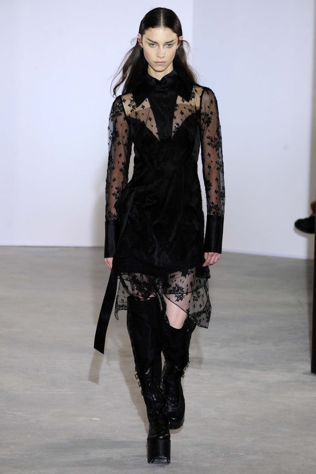 Fashion Week Paris Fall/Winter 2018 look 7 from the Olivier Theyskens collection 女装