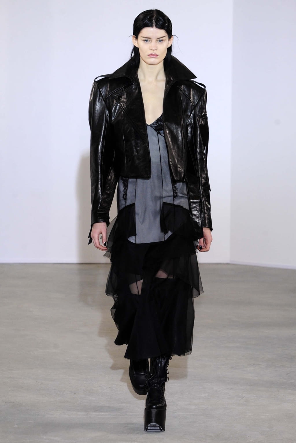 Fashion Week Paris Fall/Winter 2018 look 12 from the Olivier Theyskens collection womenswear