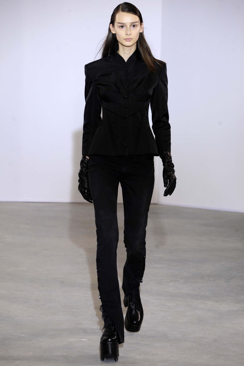 Fashion Week Paris Fall/Winter 2018 look 24 from the Olivier Theyskens collection 女装