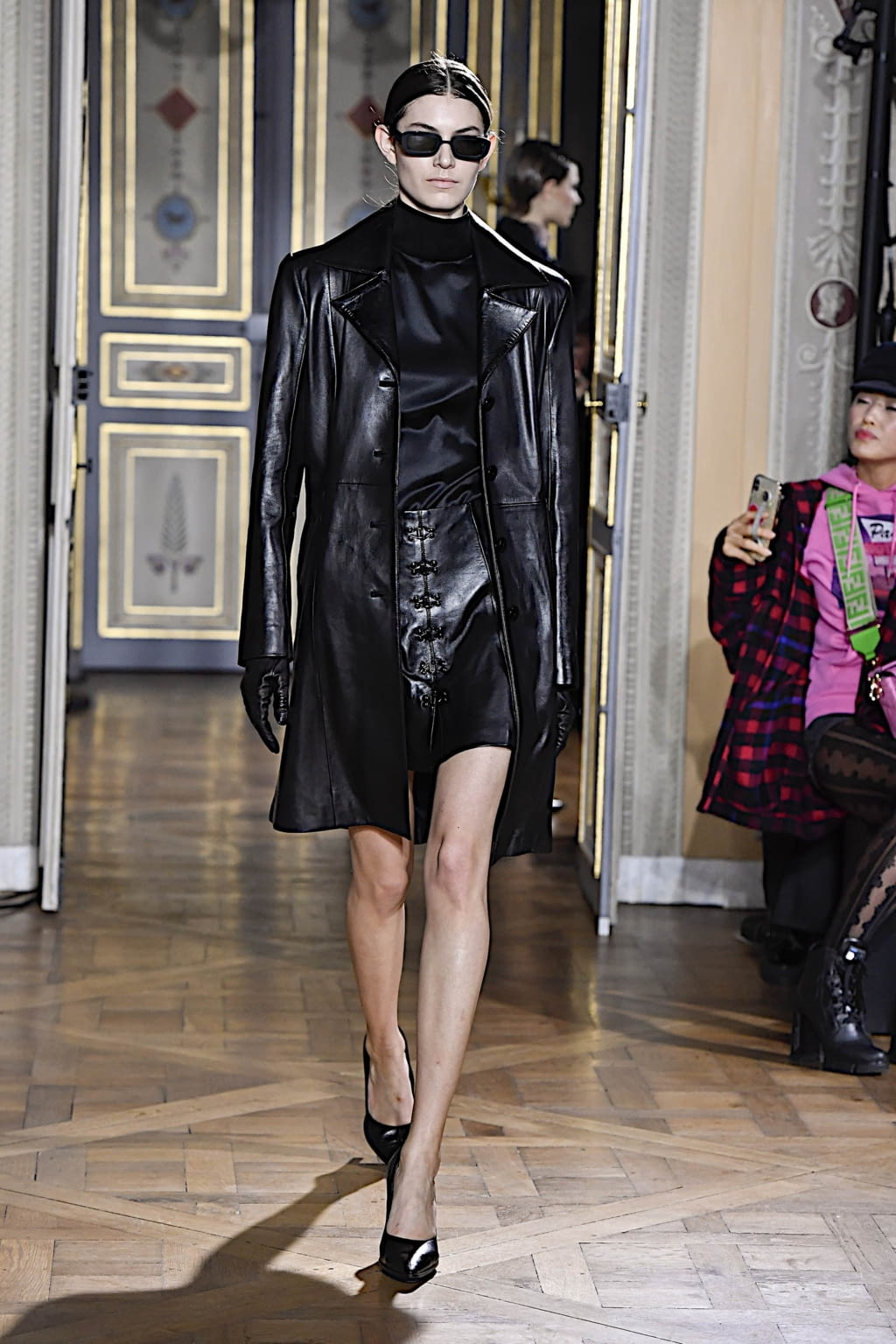 Fashion Week Paris Fall/Winter 2020 look 1 from the Olivier Theyskens collection 女装