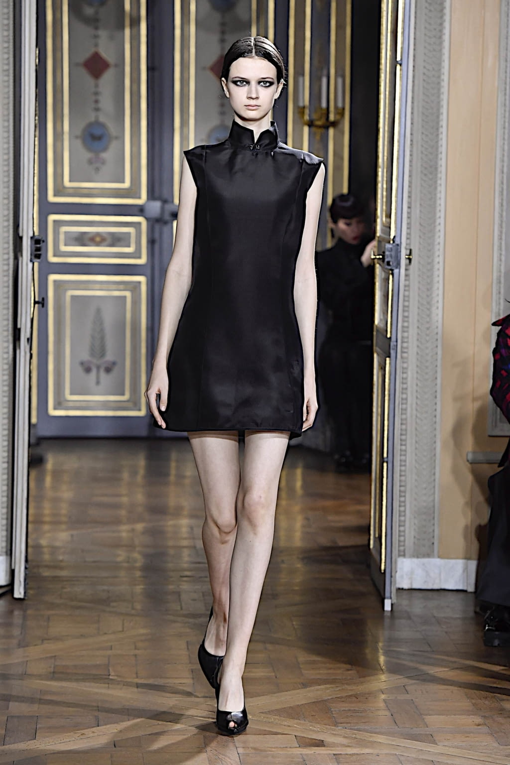 Fashion Week Paris Fall/Winter 2020 look 5 de la collection Olivier Theyskens womenswear
