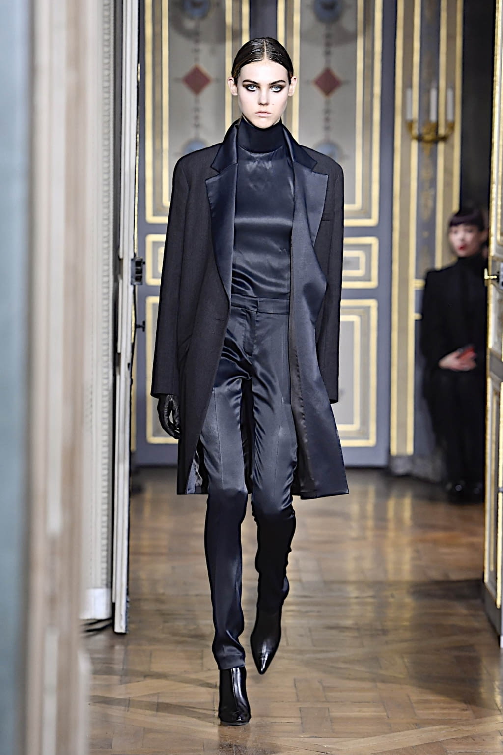 Fashion Week Paris Fall/Winter 2020 look 11 from the Olivier Theyskens collection womenswear