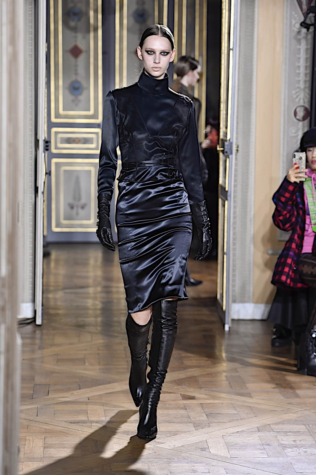 Fashion Week Paris Fall/Winter 2020 look 14 from the Olivier Theyskens collection 女装