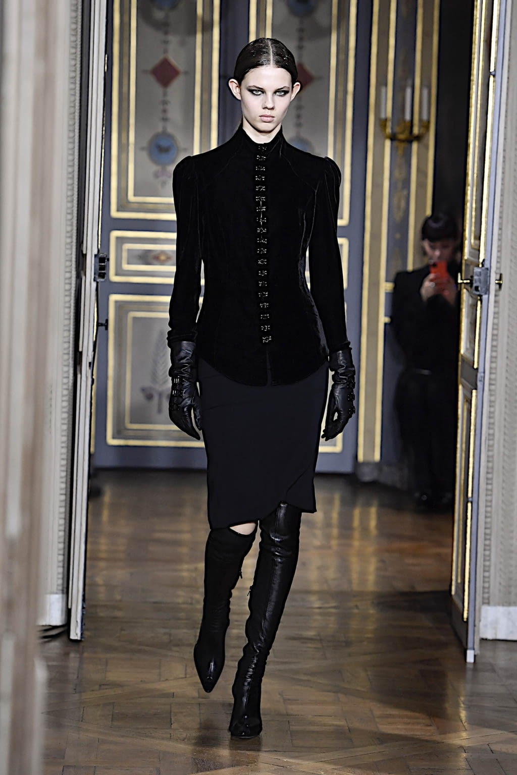 Fashion Week Paris Fall/Winter 2020 look 16 from the Olivier Theyskens collection womenswear