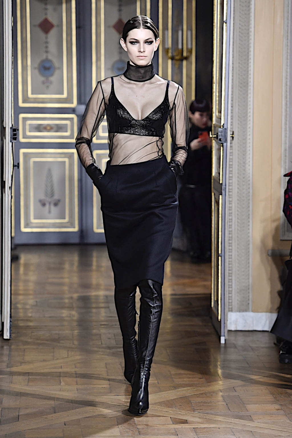 Fashion Week Paris Fall/Winter 2020 look 18 de la collection Olivier Theyskens womenswear