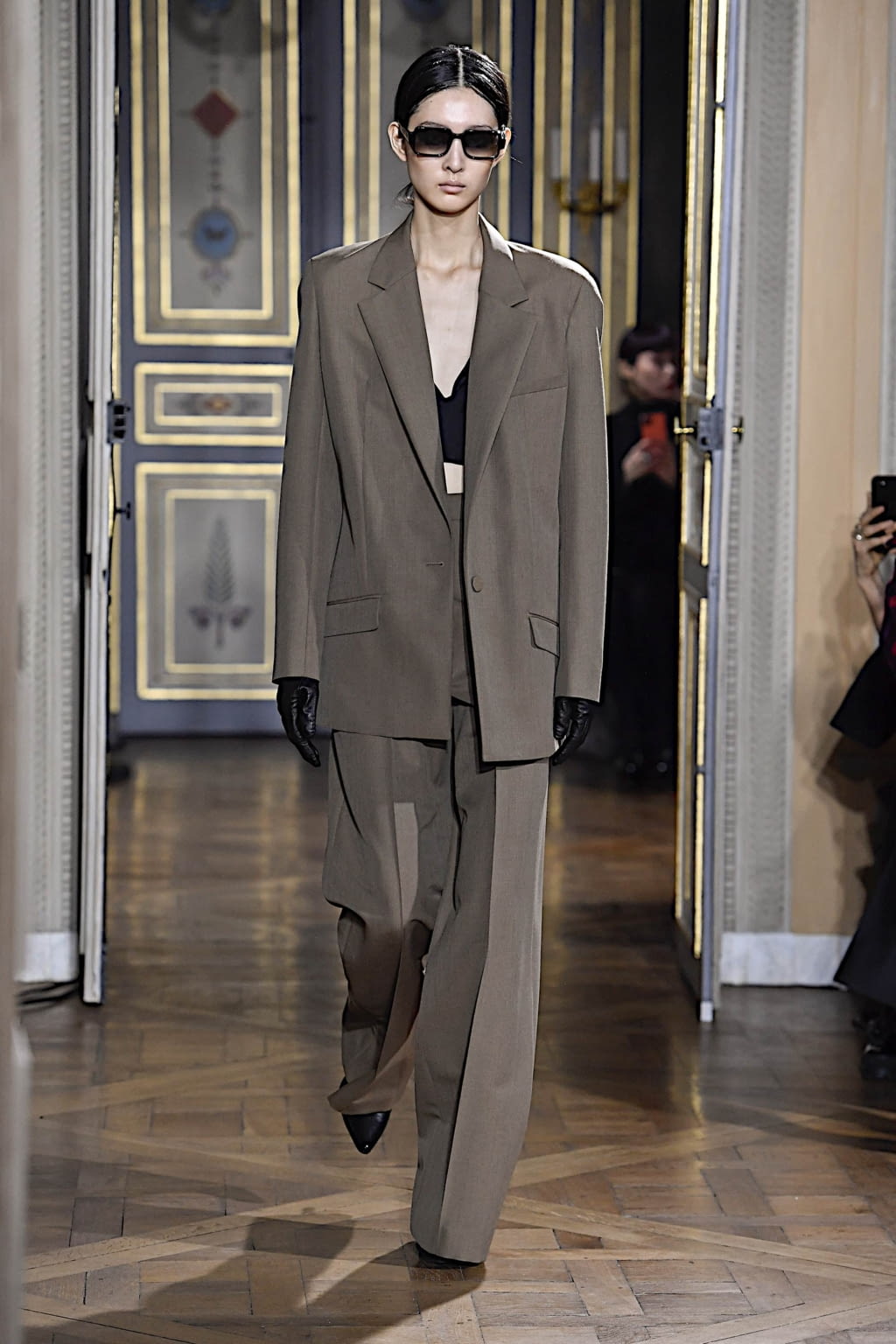 Fashion Week Paris Fall/Winter 2020 look 21 from the Olivier Theyskens collection womenswear