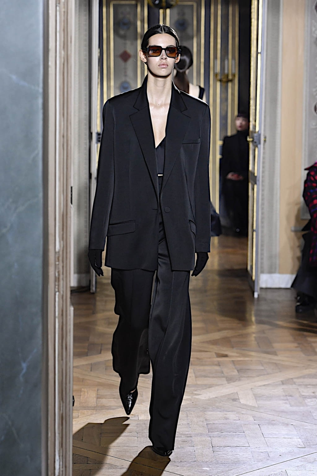 Fashion Week Paris Fall/Winter 2020 look 22 from the Olivier Theyskens collection womenswear