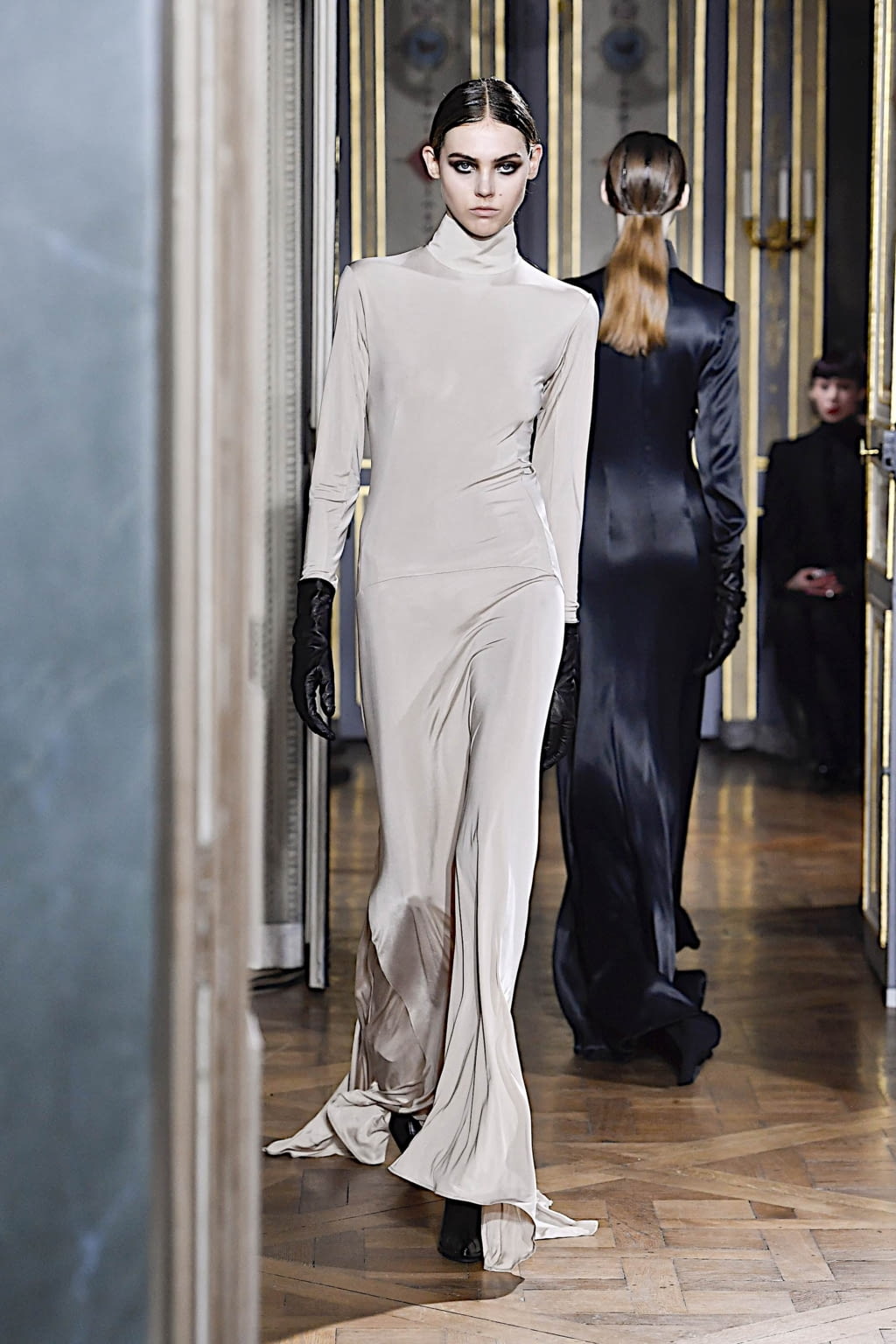 Fashion Week Paris Fall/Winter 2020 look 27 from the Olivier Theyskens collection womenswear
