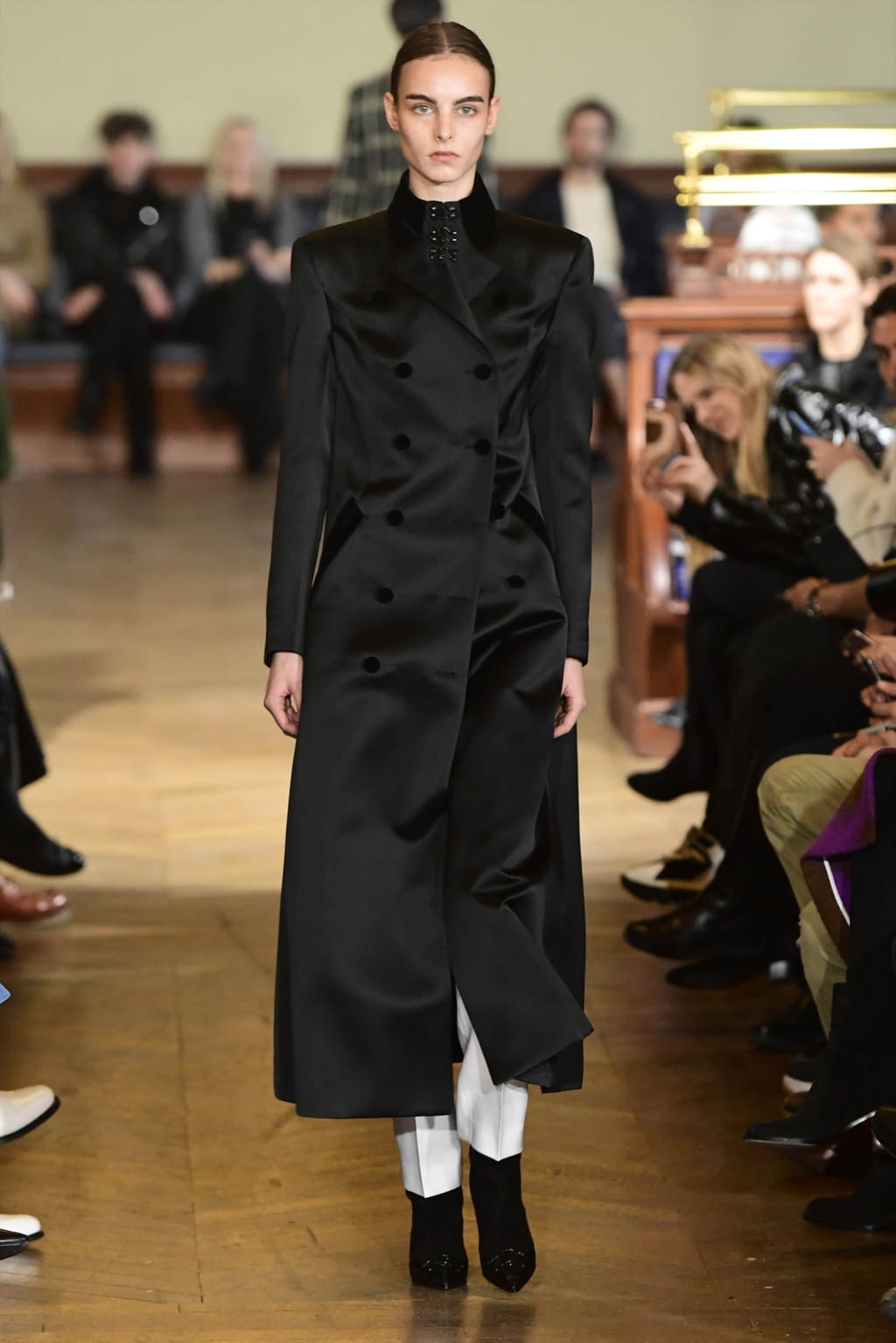 Fashion Week Paris Fall/Winter 2017 look 34 from the Olivier Theyskens collection womenswear