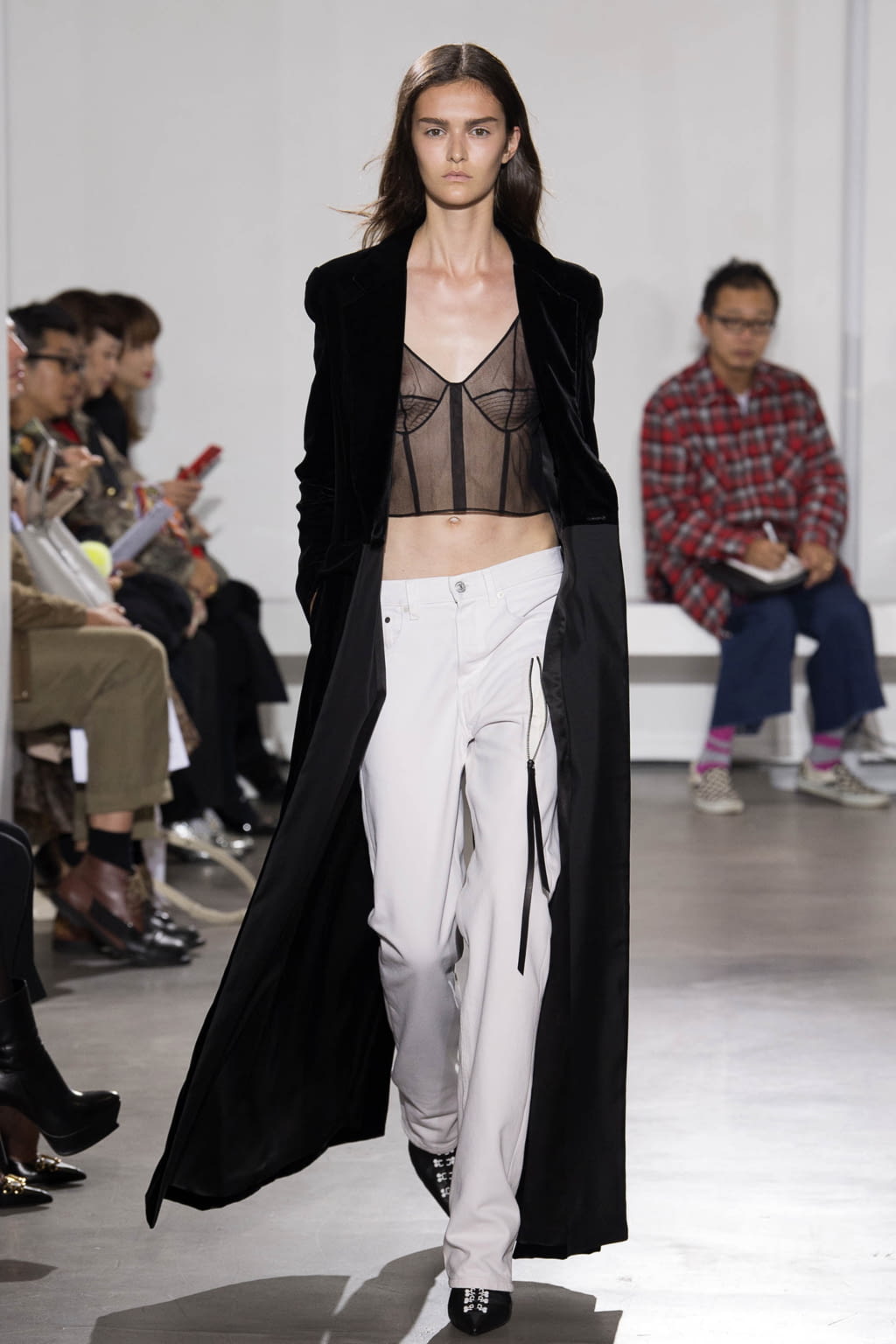 Fashion Week Paris Spring/Summer 2018 look 1 from the Olivier Theyskens collection 女装