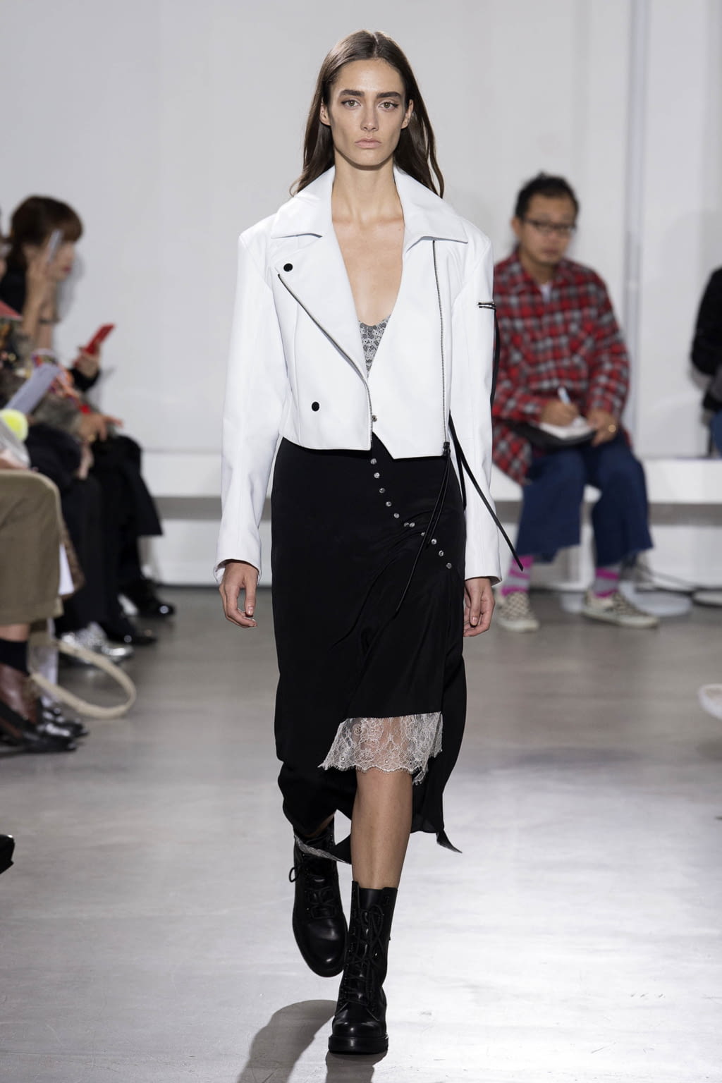 Fashion Week Paris Spring/Summer 2018 look 3 from the Olivier Theyskens collection womenswear