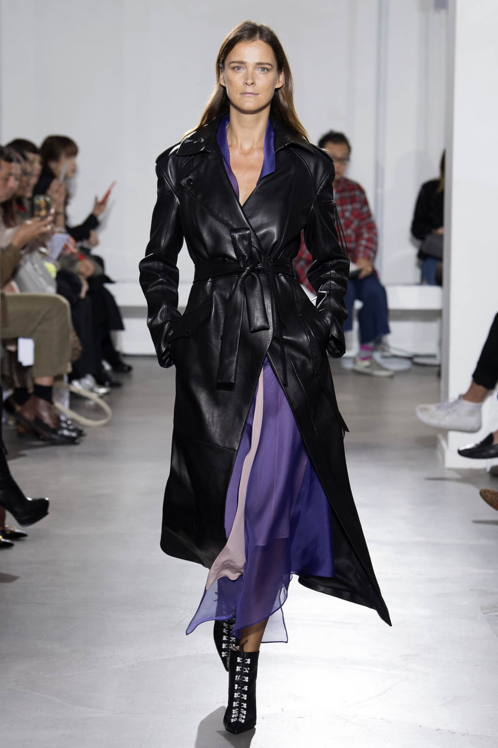 Fashion Week Paris Spring/Summer 2018 look 8 from the Olivier Theyskens collection womenswear