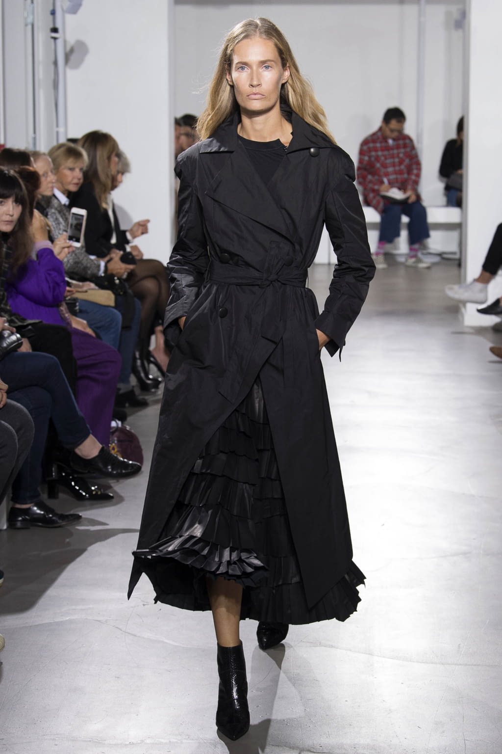 Fashion Week Paris Spring/Summer 2018 look 19 from the Olivier Theyskens collection 女装