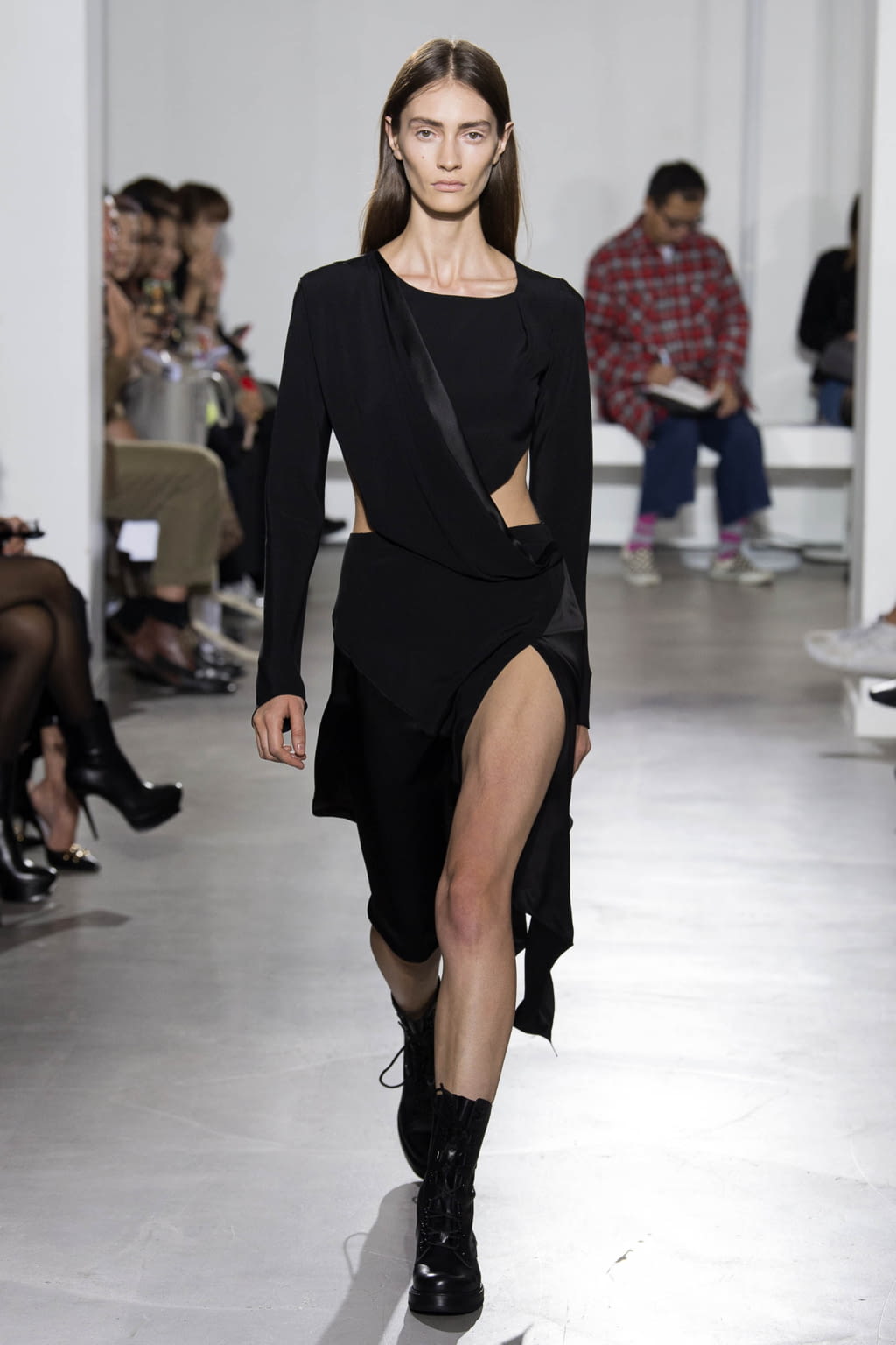 Fashion Week Paris Spring/Summer 2018 look 25 from the Olivier Theyskens collection 女装