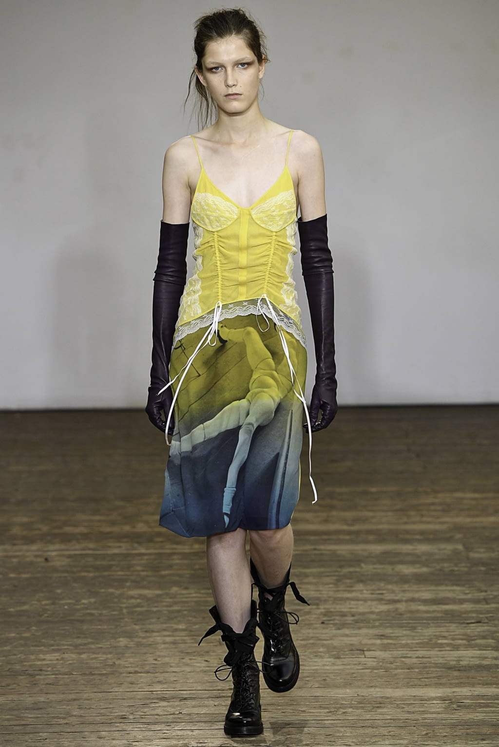 Fashion Week Paris Spring/Summer 2019 look 5 from the Olivier Theyskens collection womenswear