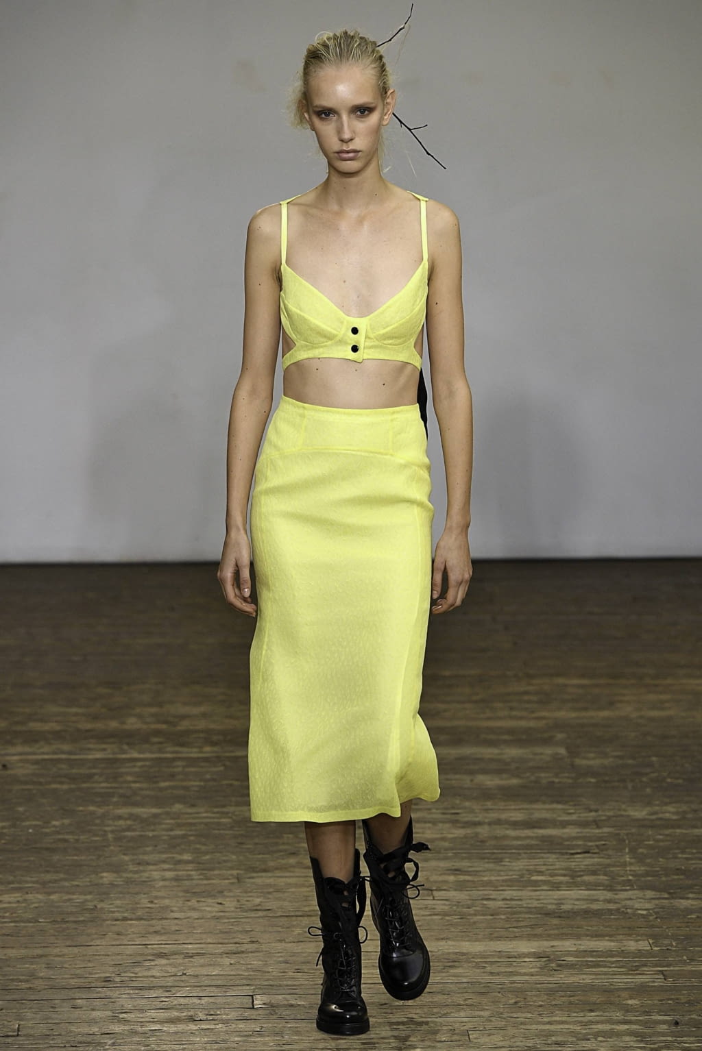 Fashion Week Paris Spring/Summer 2019 look 12 de la collection Olivier Theyskens womenswear