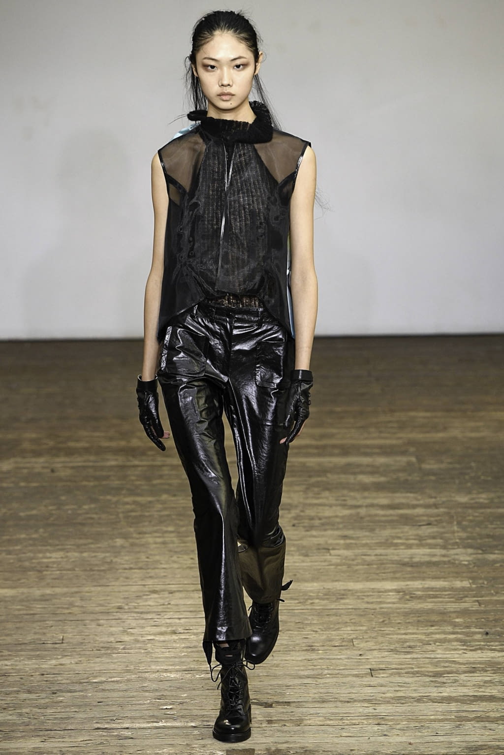 Fashion Week Paris Spring/Summer 2019 look 15 from the Olivier Theyskens collection womenswear