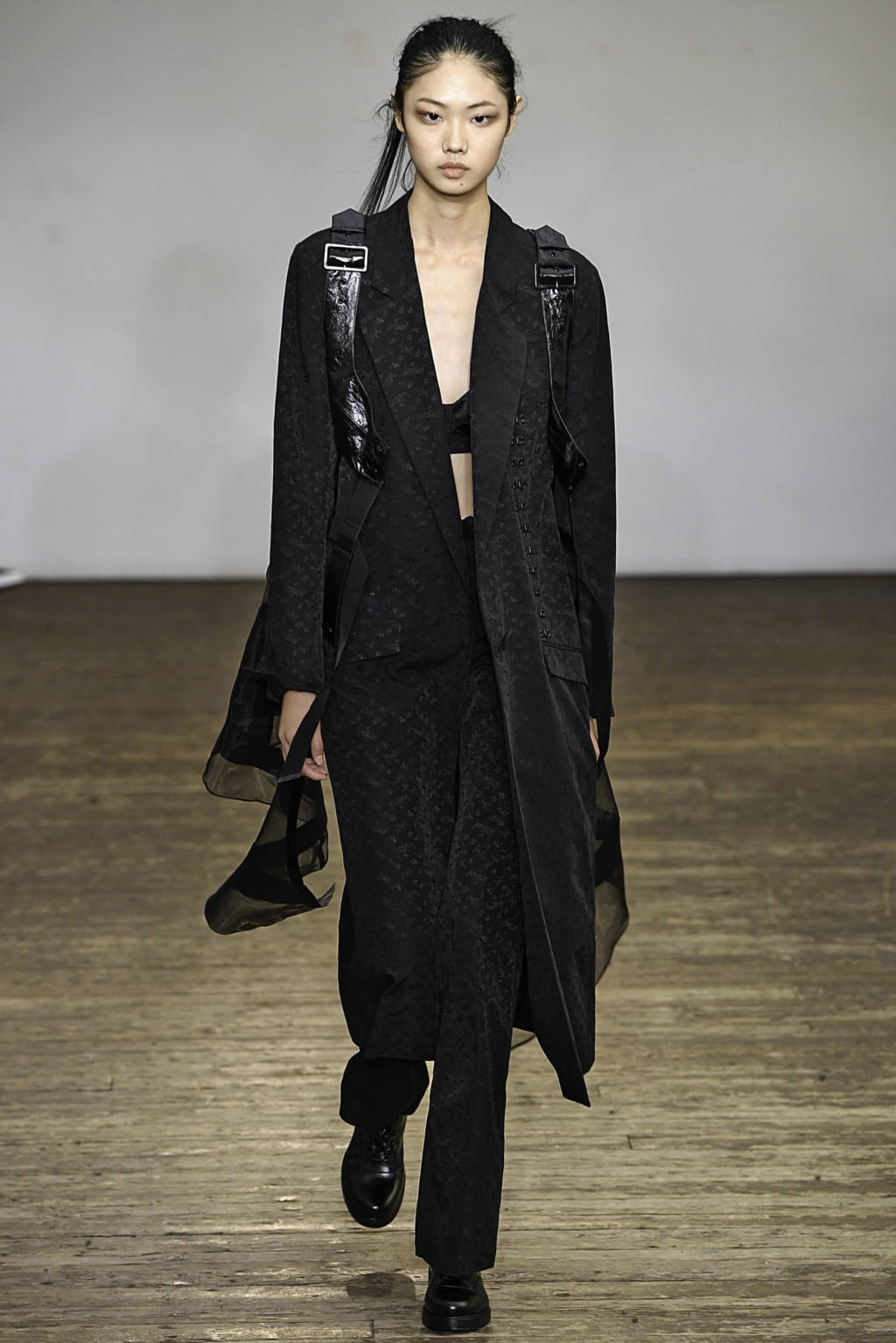 Fashion Week Paris Spring/Summer 2019 look 36 from the Olivier Theyskens collection womenswear