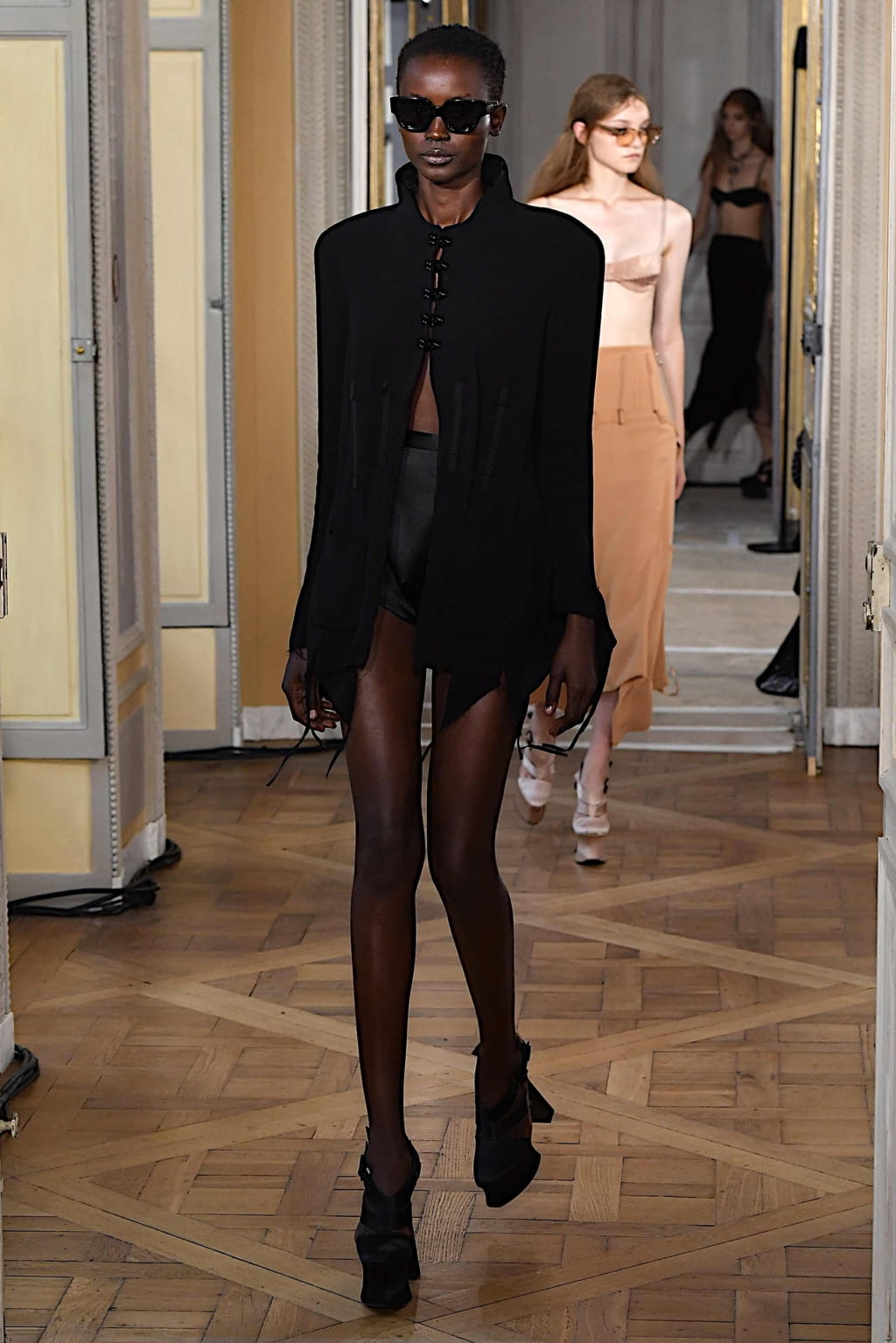 Fashion Week Paris Spring/Summer 2020 look 4 from the Olivier Theyskens collection womenswear