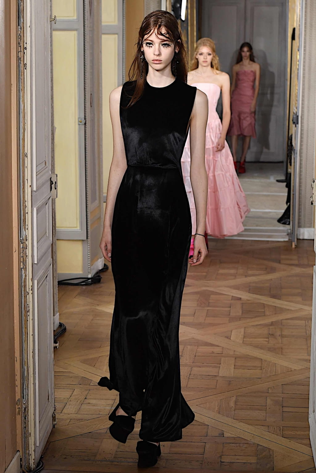 Fashion Week Paris Spring/Summer 2020 look 37 from the Olivier Theyskens collection 女装
