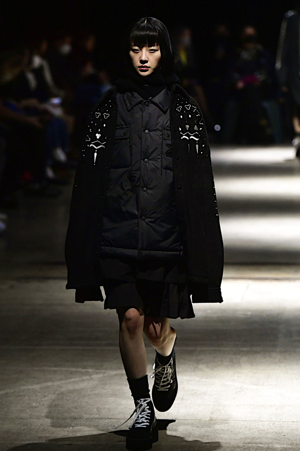 Fashion Week Milan Fall/Winter 2022 look 1 from the Onitsuka Tiger collection 女装
