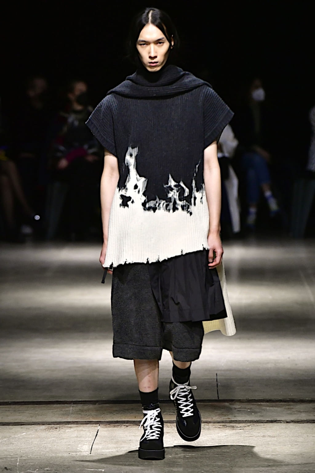 Fashion Week Milan Fall/Winter 2022 look 12 from the Onitsuka Tiger collection 女装