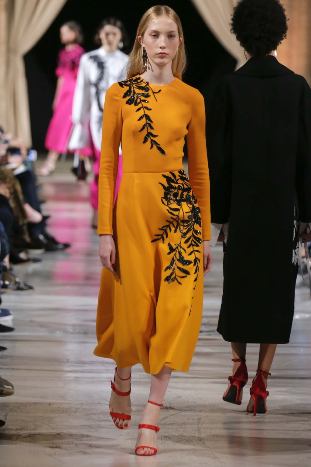 Fashion Week New York Fall/Winter 2018 look 3 from the Oscar de la Renta collection womenswear