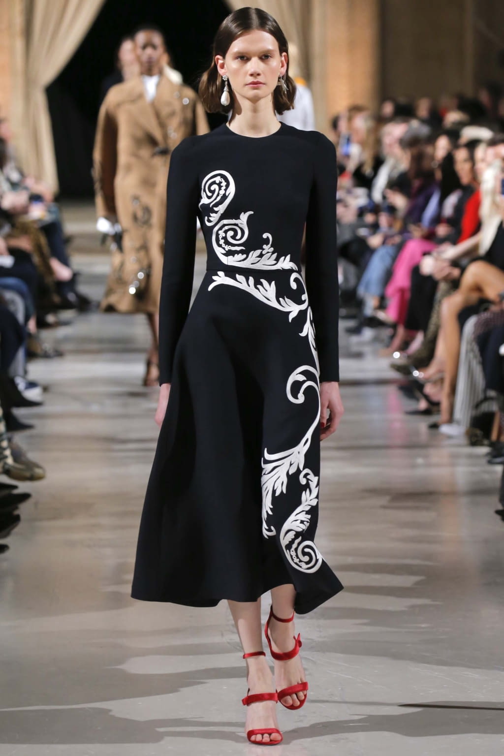 Fashion Week New York Fall/Winter 2018 look 6 from the Oscar de la Renta collection womenswear