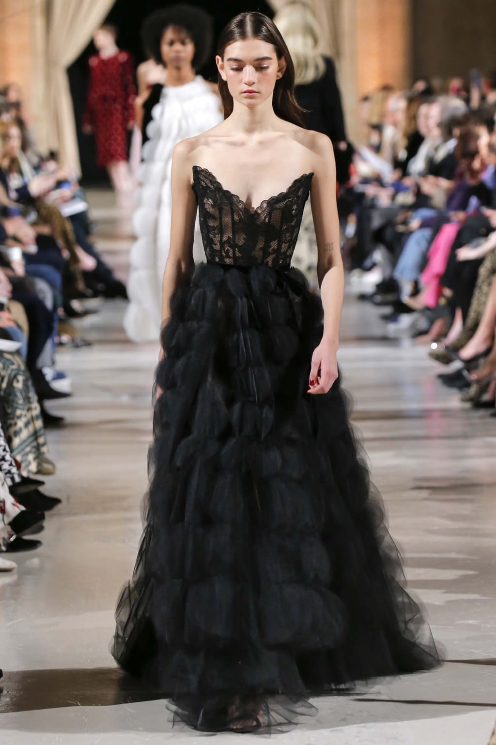 Fashion Week New York Fall/Winter 2018 look 36 from the Oscar de la Renta collection womenswear