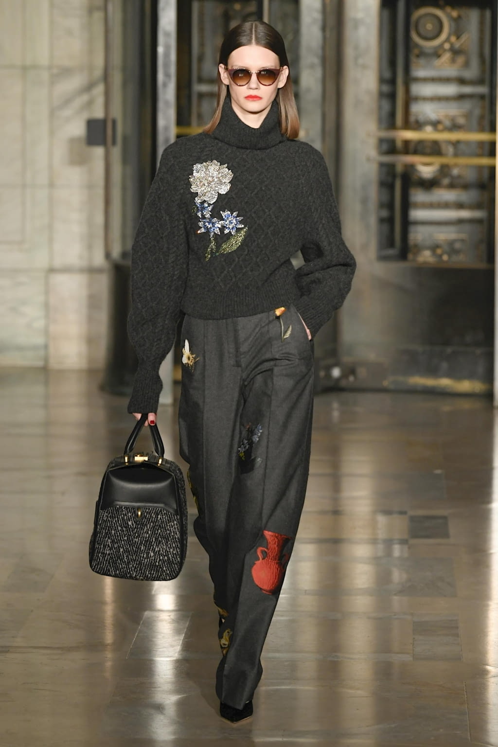 Fashion Week New York Fall/Winter 2020 look 9 from the Oscar de la Renta collection womenswear