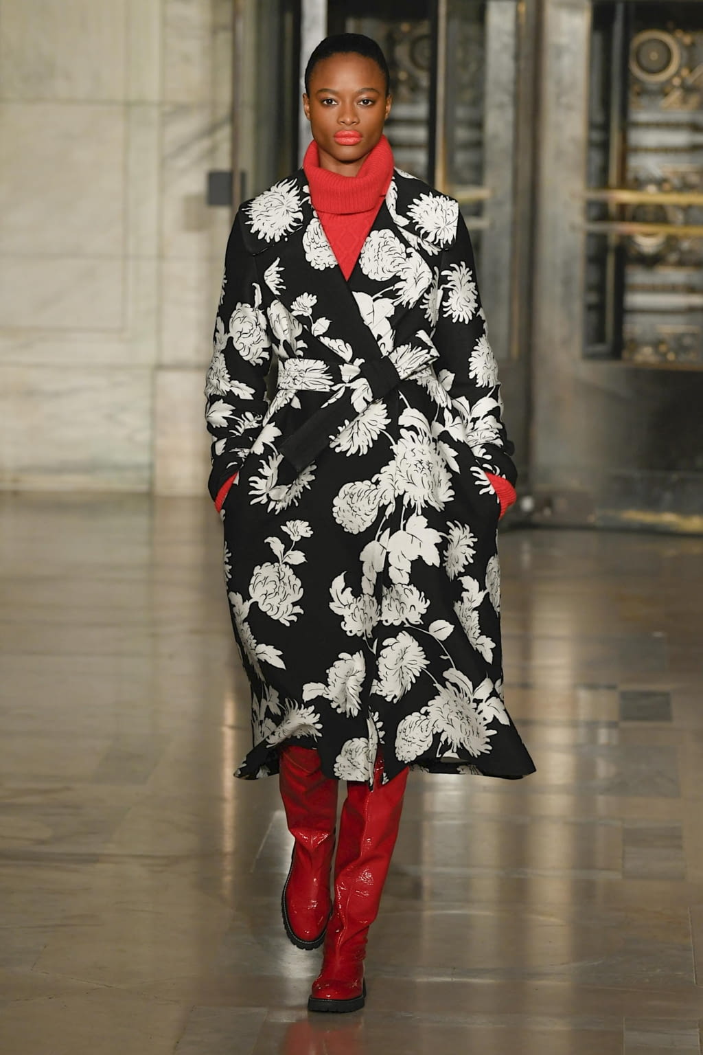 Fashion Week New York Fall/Winter 2020 look 15 from the Oscar de la Renta collection womenswear