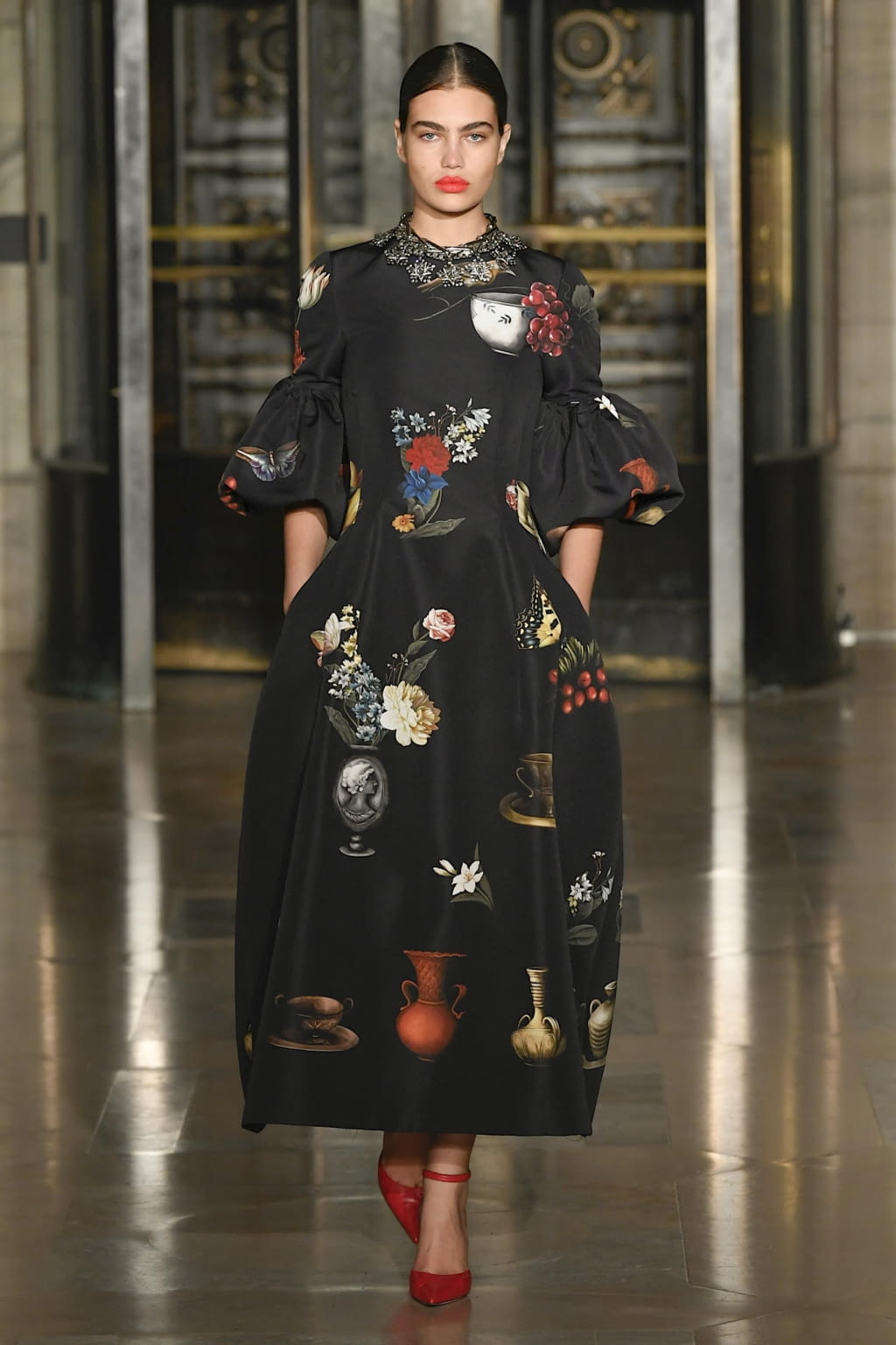 Fashion Week New York Fall/Winter 2020 look 17 from the Oscar de la Renta collection 女装
