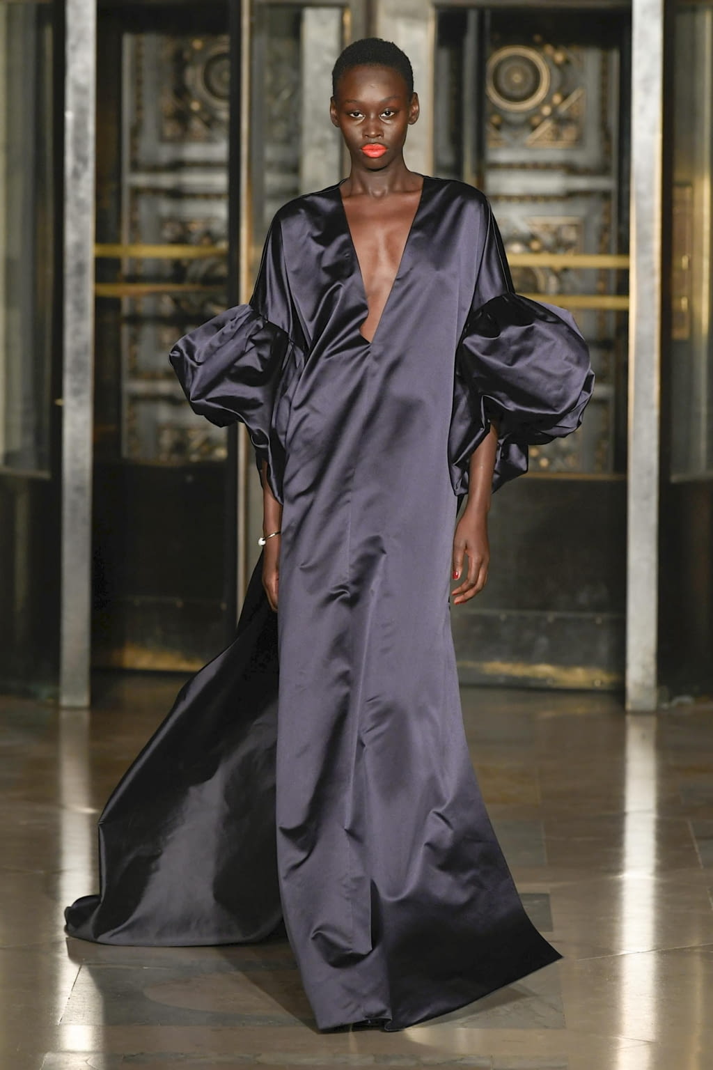 Fashion Week New York Fall/Winter 2020 look 23 from the Oscar de la Renta collection womenswear