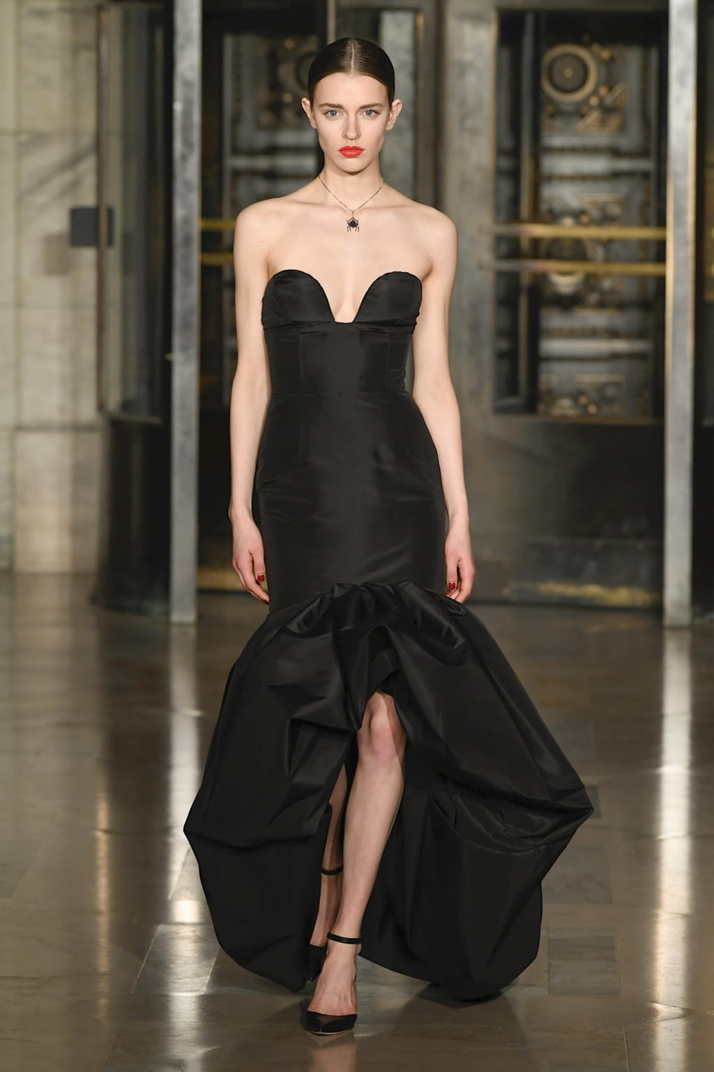Fashion Week New York Fall/Winter 2020 look 25 from the Oscar de la Renta collection womenswear