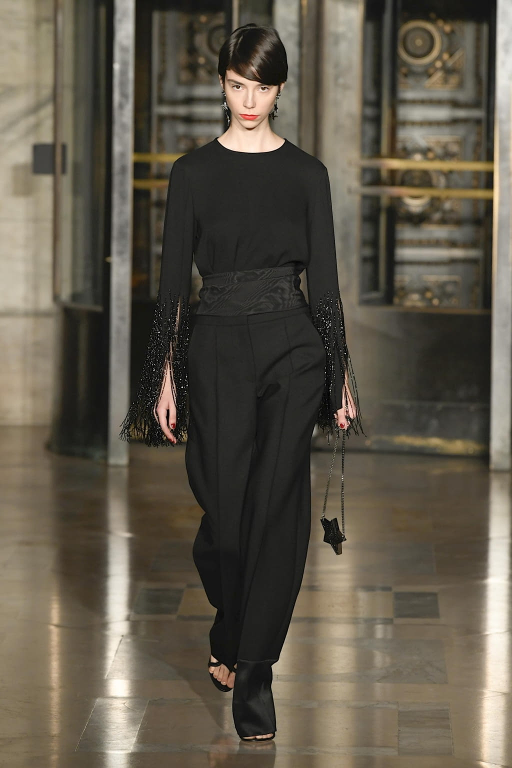 Fashion Week New York Fall/Winter 2020 look 32 from the Oscar de la Renta collection womenswear