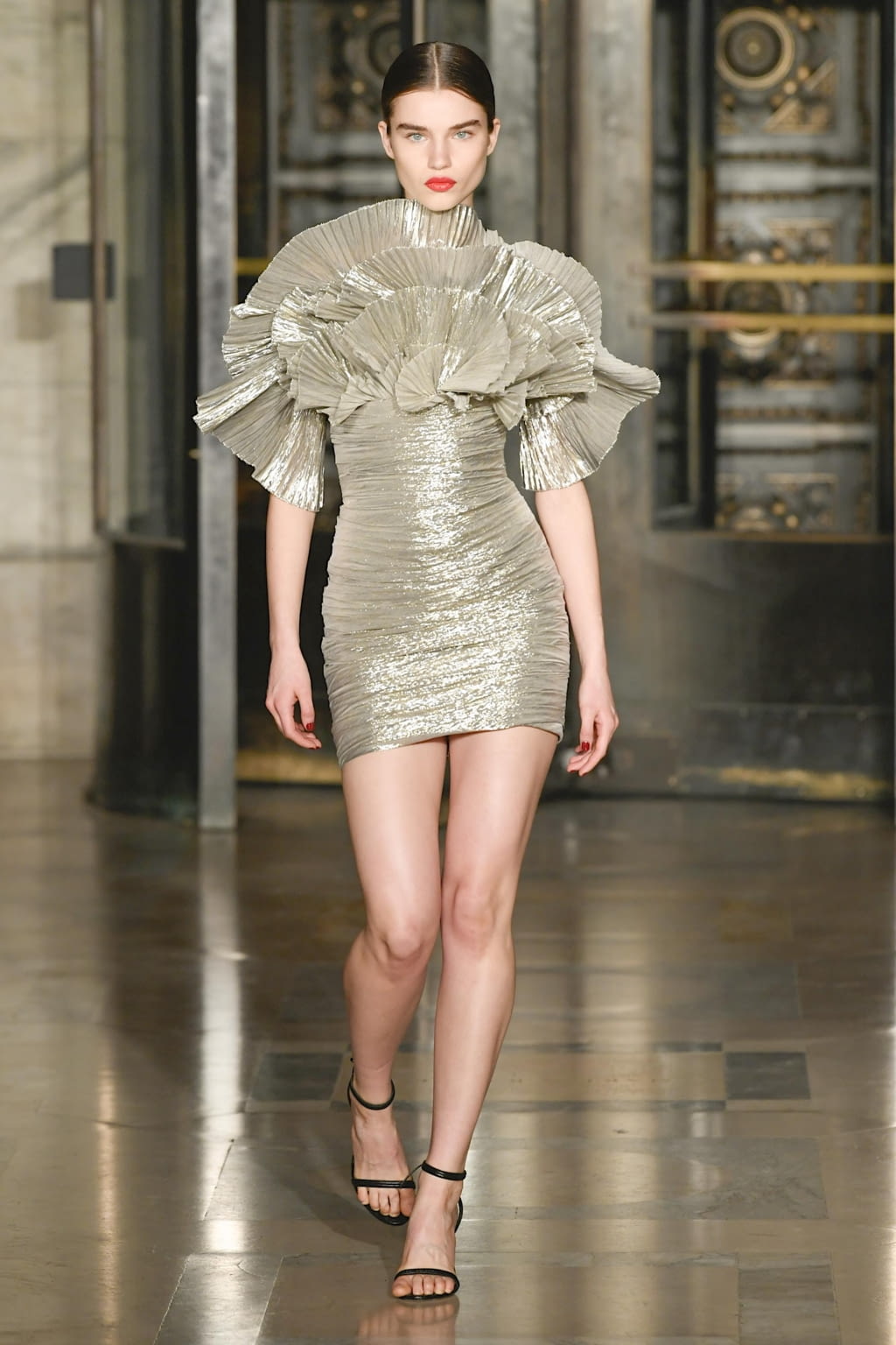 Fashion Week New York Fall/Winter 2020 look 35 from the Oscar de la Renta collection 女装