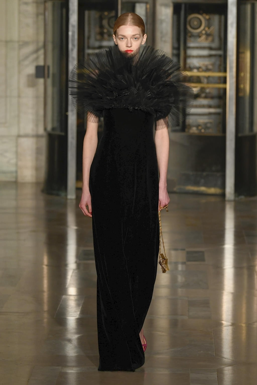 Fashion Week New York Fall/Winter 2020 look 36 from the Oscar de la Renta collection 女装