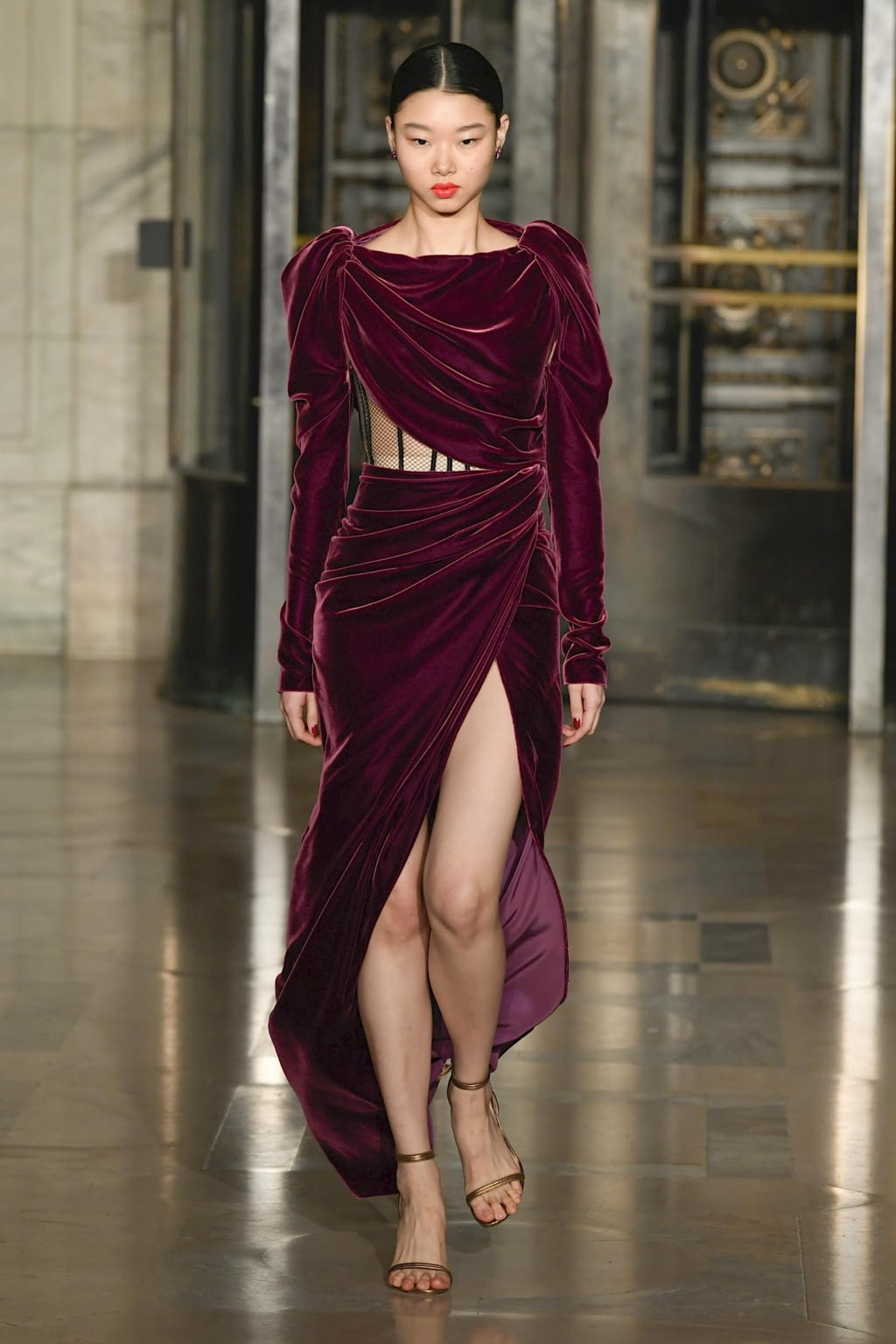 Fashion Week New York Fall/Winter 2020 look 46 from the Oscar de la Renta collection 女装