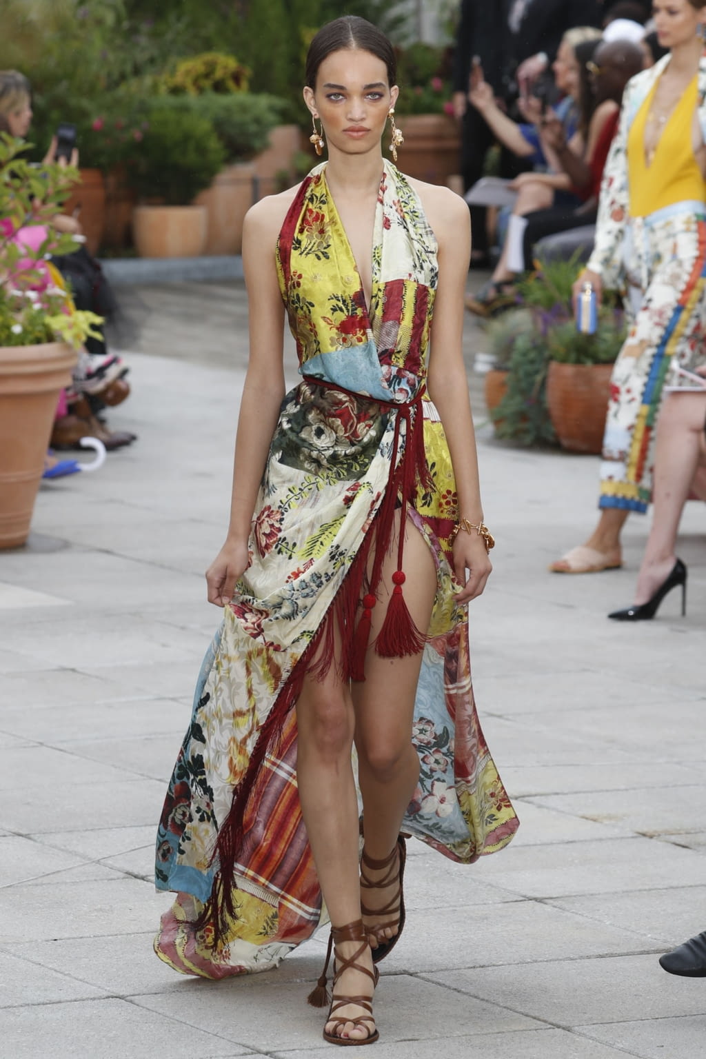 Fashion Week New York Spring/Summer 2019 look 4 from the Oscar de la Renta collection 女装