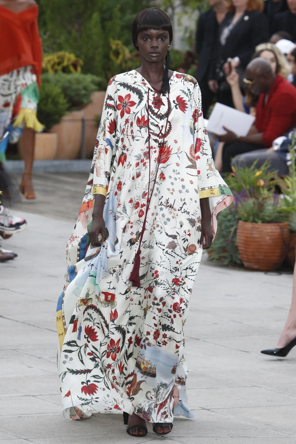 Fashion Week New York Spring/Summer 2019 look 8 from the Oscar de la Renta collection 女装