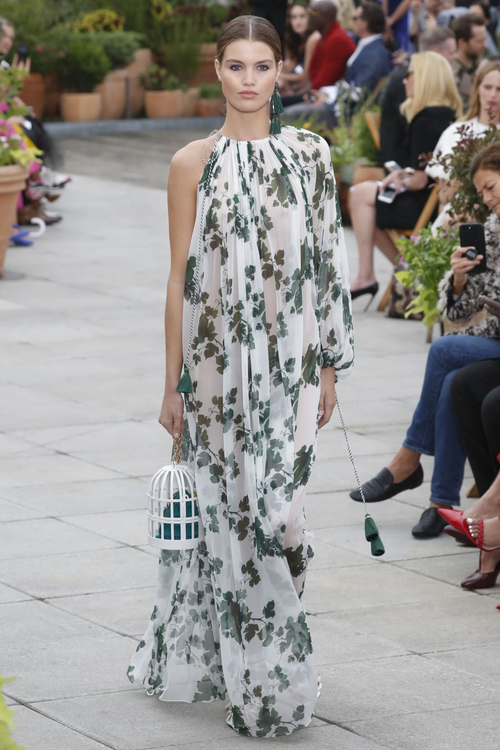 Fashion Week New York Spring/Summer 2019 look 15 from the Oscar de la Renta collection 女装