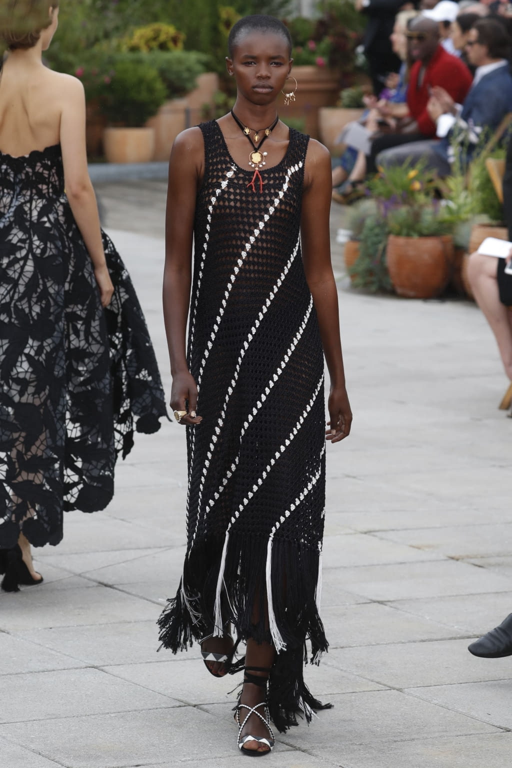 Fashion Week New York Spring/Summer 2019 look 33 from the Oscar de la Renta collection womenswear