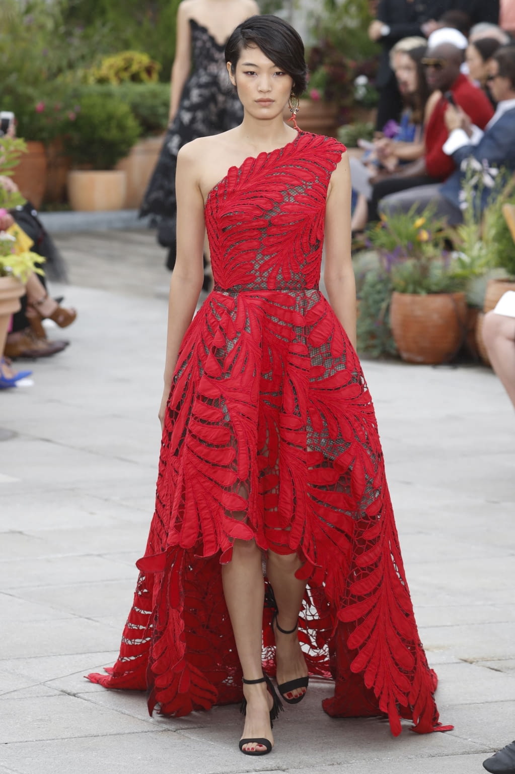 Fashion Week New York Spring/Summer 2019 look 36 from the Oscar de la Renta collection 女装