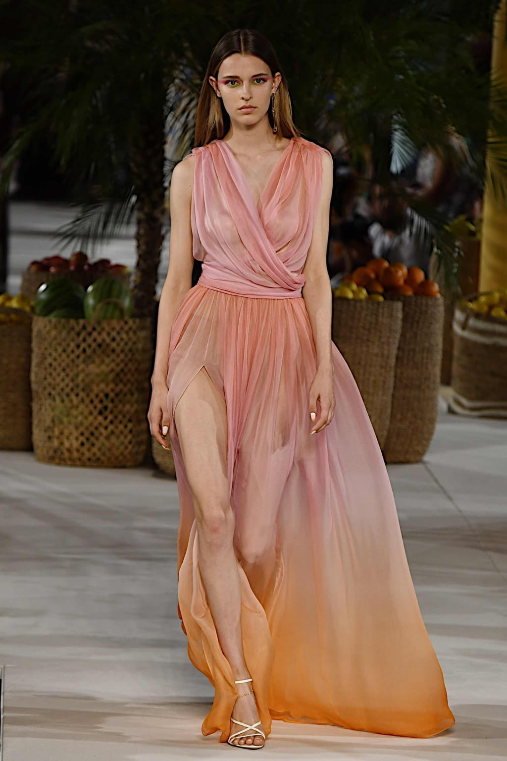 Fashion Week New York Spring/Summer 2020 look 29 from the Oscar de la Renta collection womenswear