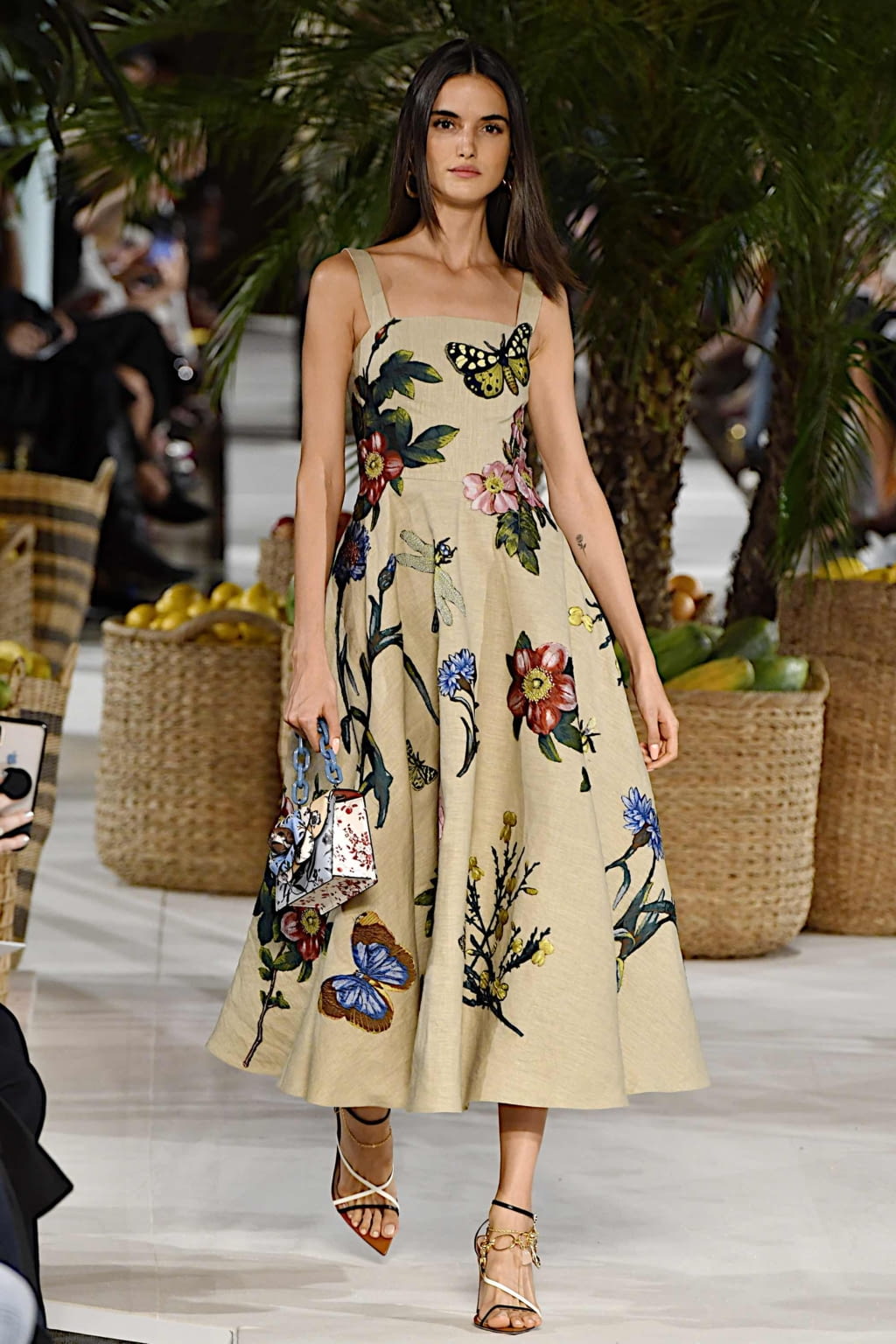 Fashion Week New York Spring/Summer 2020 look 33 from the Oscar de la Renta collection 女装