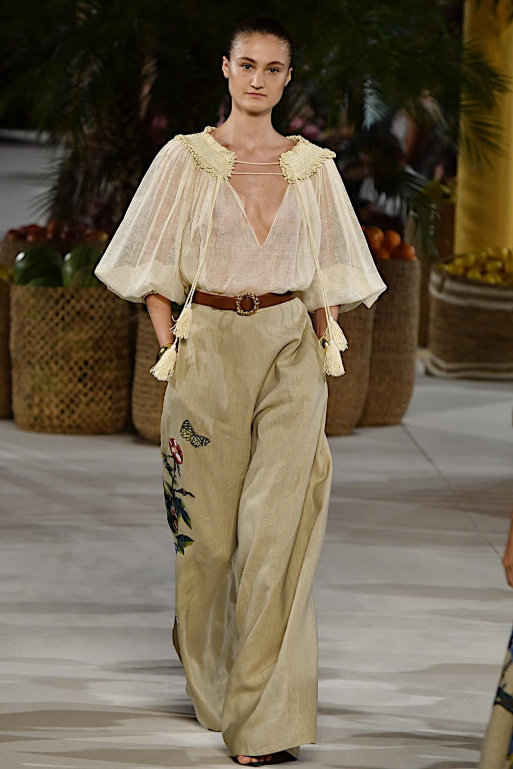 Fashion Week New York Spring/Summer 2020 look 35 from the Oscar de la Renta collection womenswear