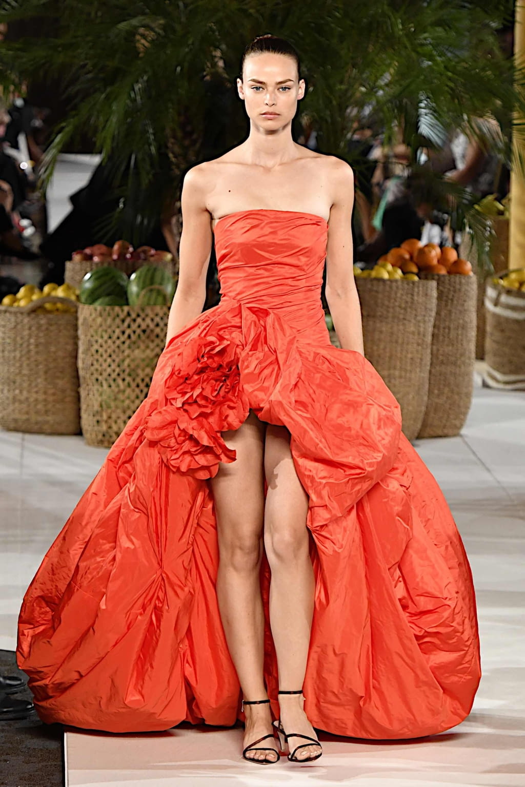 Fashion Week New York Spring/Summer 2020 look 59 from the Oscar de la Renta collection womenswear