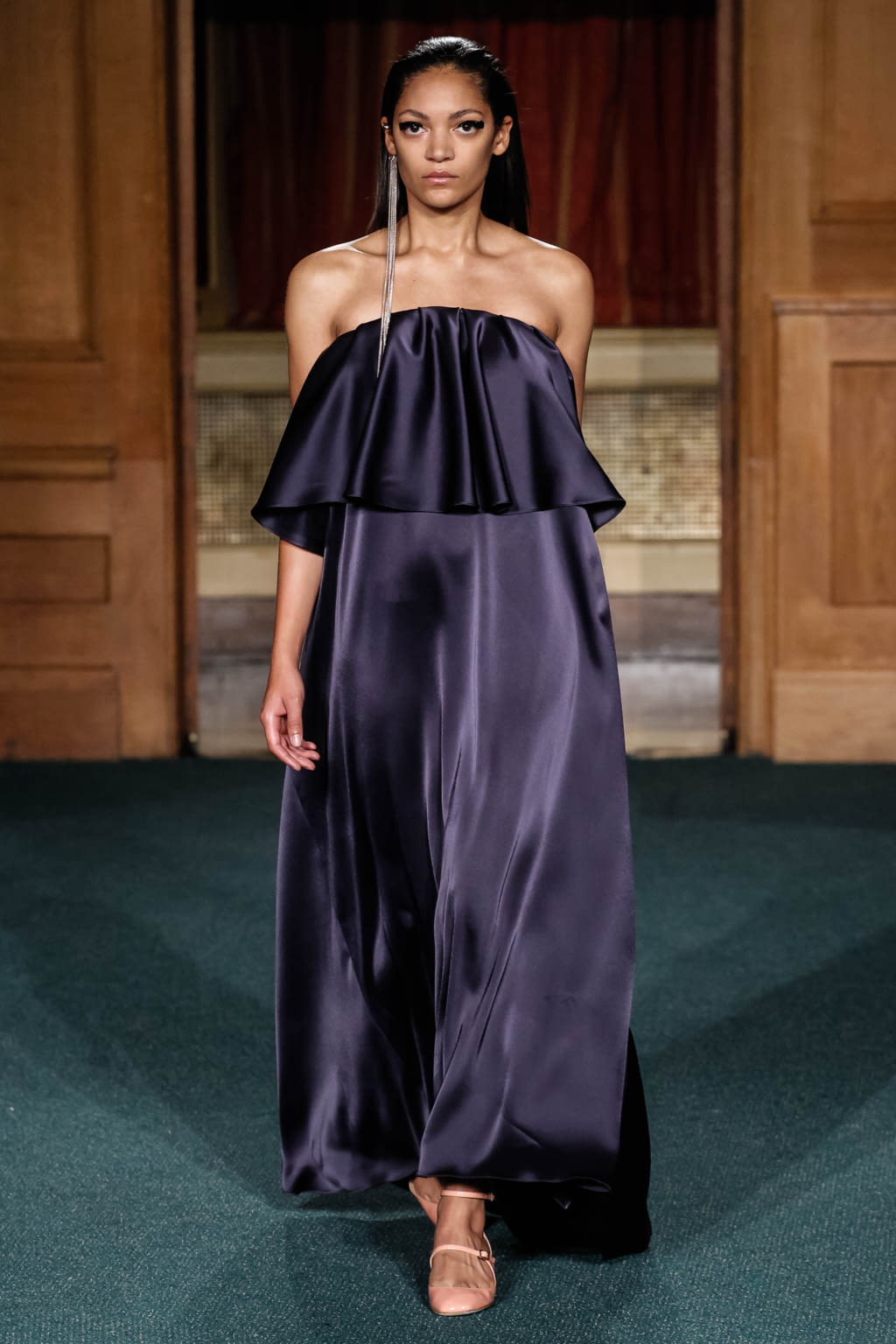 Fashion Week London Spring/Summer 2017 look 15 from the Osman collection womenswear